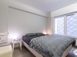 Room - Spacious 2-Bedroom Apartment Near the Sea (Blankenberge)