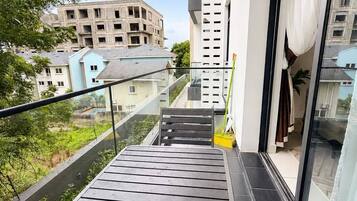 Apartemen, pemandangan kota | Tempat makan outdoor