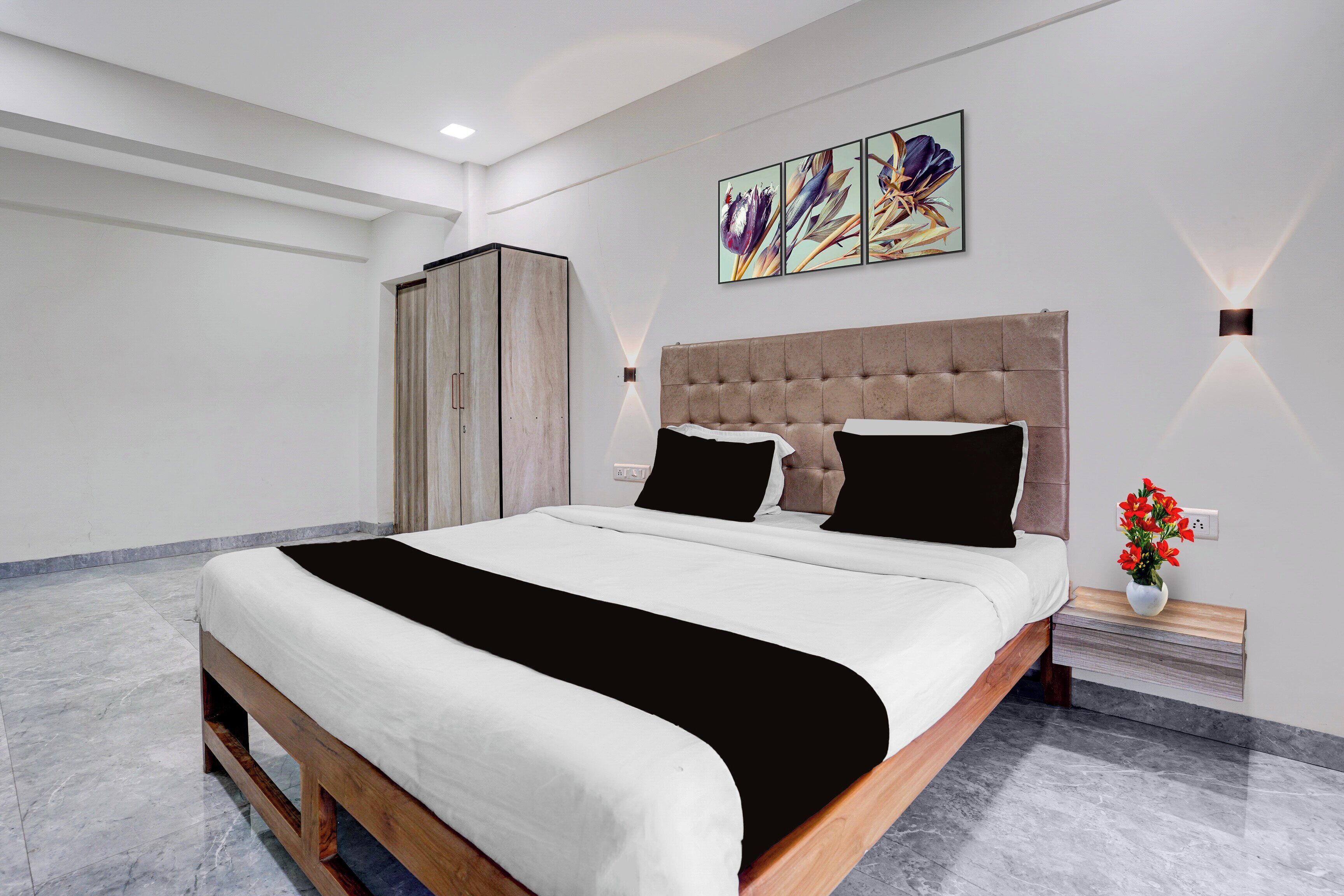 Escritorio, wifi gratis y ropa de cama 