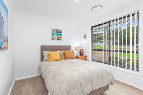 Large home with panoramic view only minutes to beaches, golf course estate