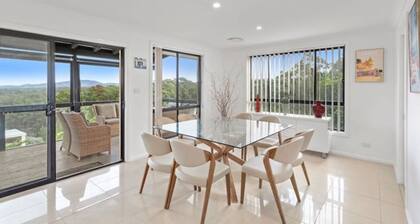 Large home with panoramic view only minutes to beaches, golf course estate