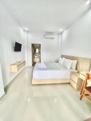 Desk, laptop workspace, soundproofing, WiFi (free) - Desri Ubud (Gianyar)