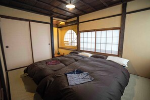 WiFi, bed sheets
