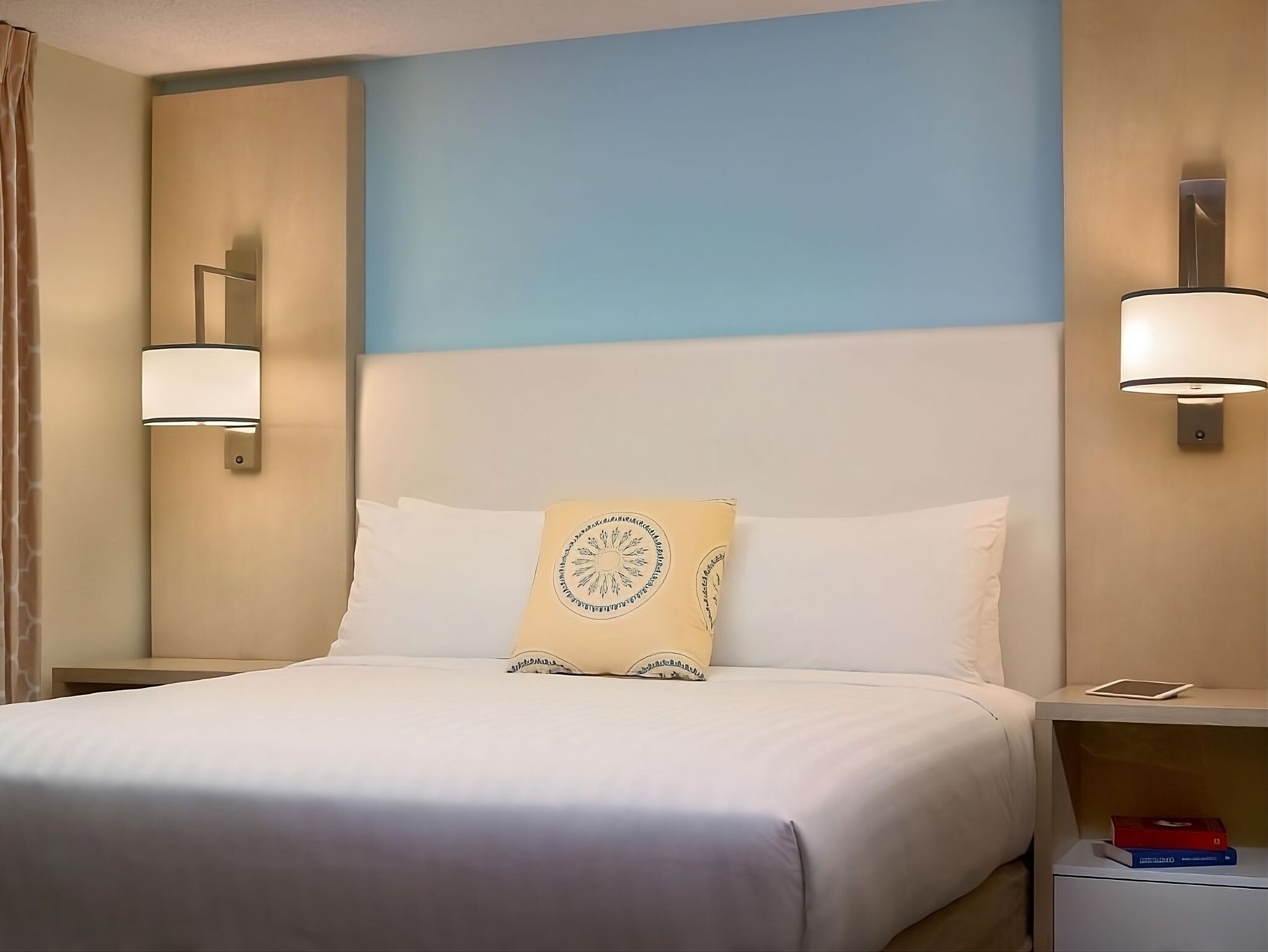 Enjoyable Suite Escape | Near River Woods Park- 1.7 Miles | Onsite Pool - Auburn Hills