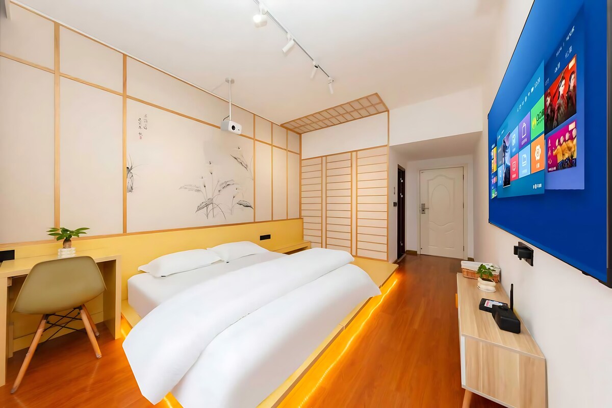 Kamar Double Standar | Selimut bulu angsa, meja kerja, tirai kedap cahaya, dan Wi-Fi gratis