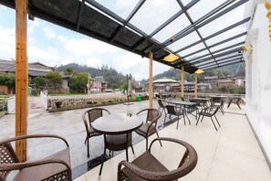 Tempat makan outdoor