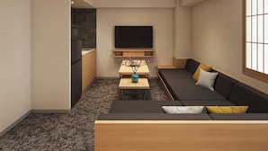 Superior Room, Non Smoking (6 Beds, Bunk Style) | Peti besi dalam bilik, Wi-fi percuma, cadar katil 