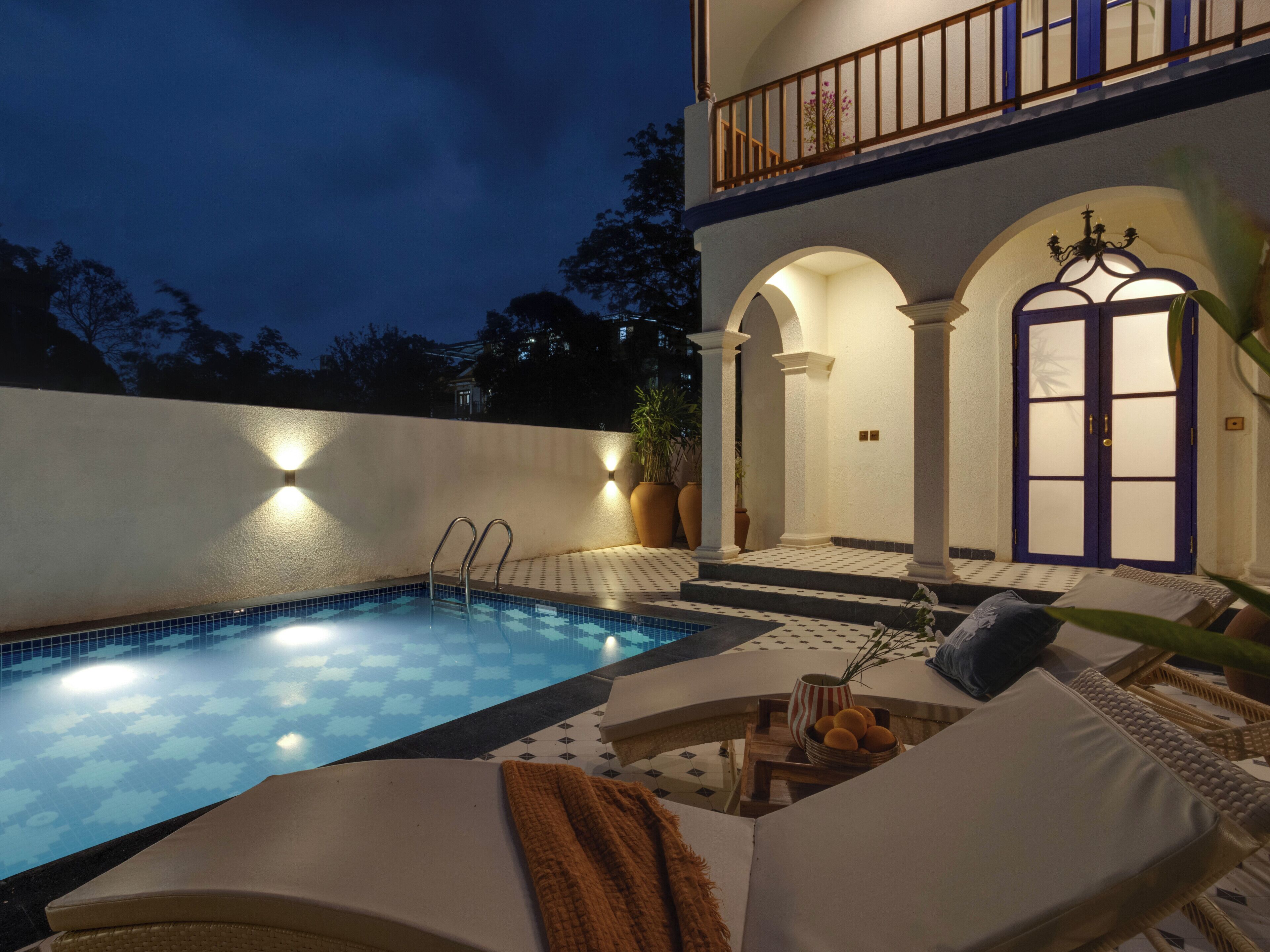 Outdoor pool, pool loungers