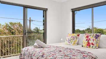Desk, iron/ironing board, travel cot, WiFi