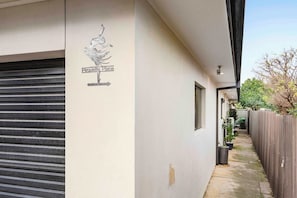 Unclassified image, 2 of 28, button - Pirouette Place - Private Retreat, Heart of Wagga (Wagga Wagga)