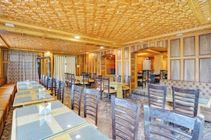 Dining - Palette Hotel Regency Valley View (Pahalgam)