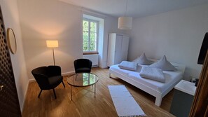Bügeleisen/Bügelbrett, WLAN, Bettwäsche