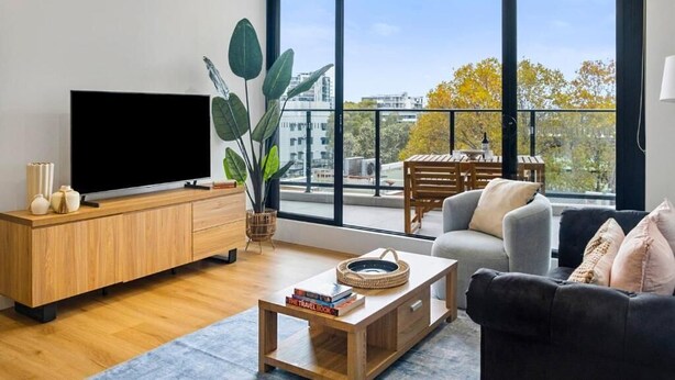 Lejlighed - 2 soveværelser - balkon - byudsigt | Opholdsområde