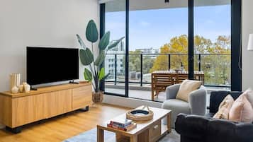 Apartment, 2 Bedrooms, Balcony, City View | Living area