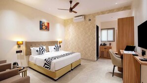 Desk, free WiFi, bed sheets - Palette Hotel Pune MIDC Pimpri Chinchwad (Pune)