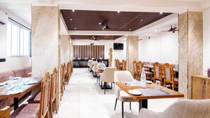 Dining - Palette Hotel Pune MIDC Pimpri Chinchwad (Pune)
