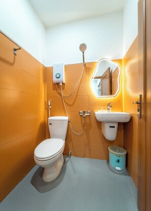 Bathroom - An Sea Hotel Apartment Walk to Beach (An Hai)