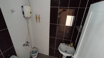 Chambre Standard avec lits jumeaux | Salle de bain