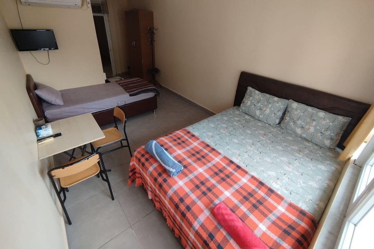 Phòng 2 giường đơn Tiêu chuẩn | Minibar, bàn, truy cập Internet không dây miễn phí, bộ trải giường