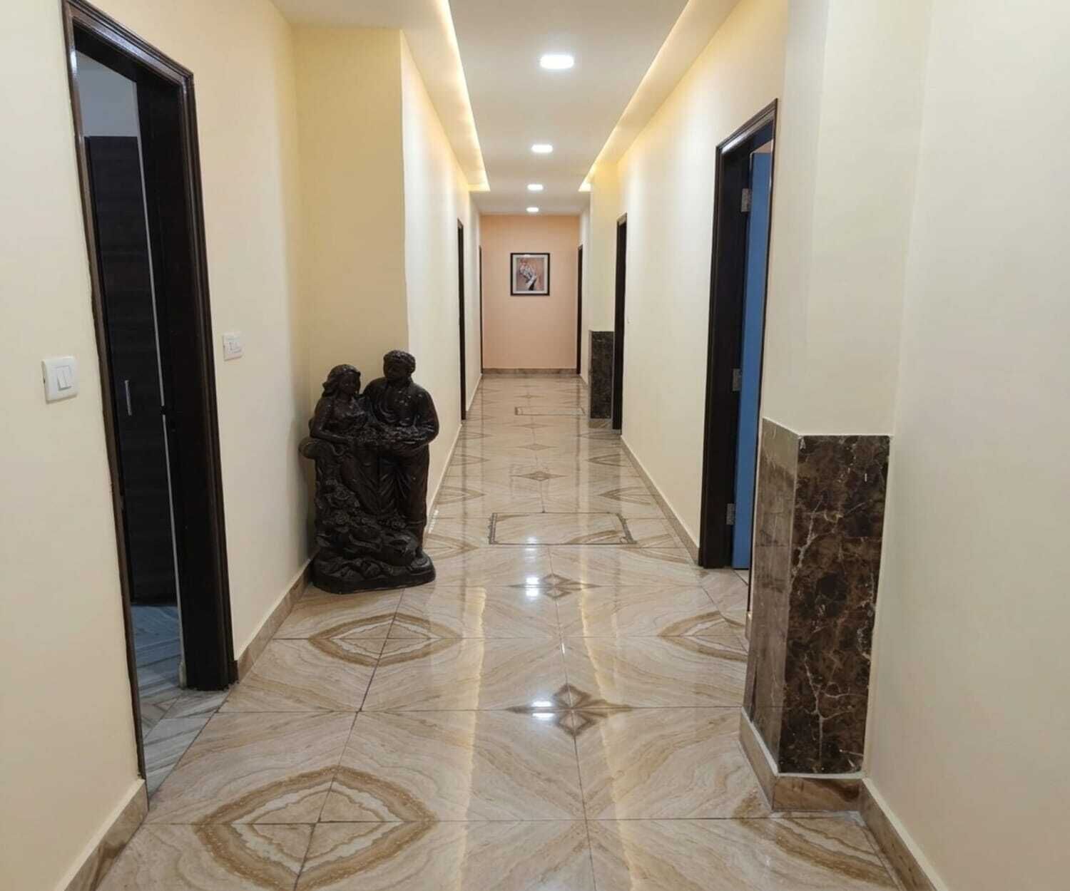 المنشأة من الداخل