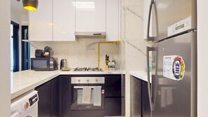 Deluxe Apartment, Balcony, City View | Private kitchen - Gardenia Livings Residences - Arjan  (Dubai)