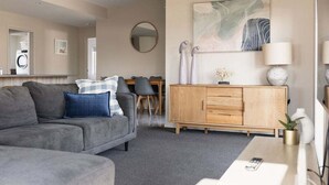 TV - Sunday House - Bicheno (Glamorgan-Spring Bay)