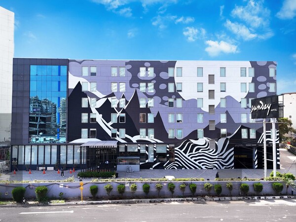 Sunday Hotel Zirakpur Chandigarh - Chandigarh