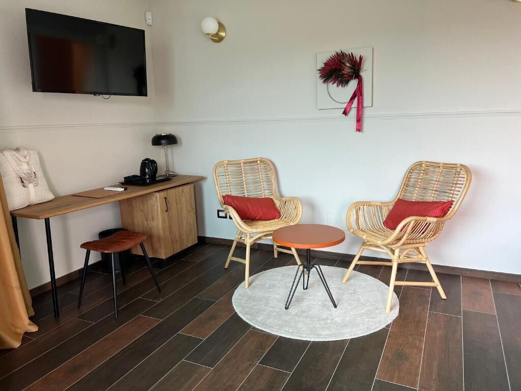 Double Room, Patio, Garden View | Interior