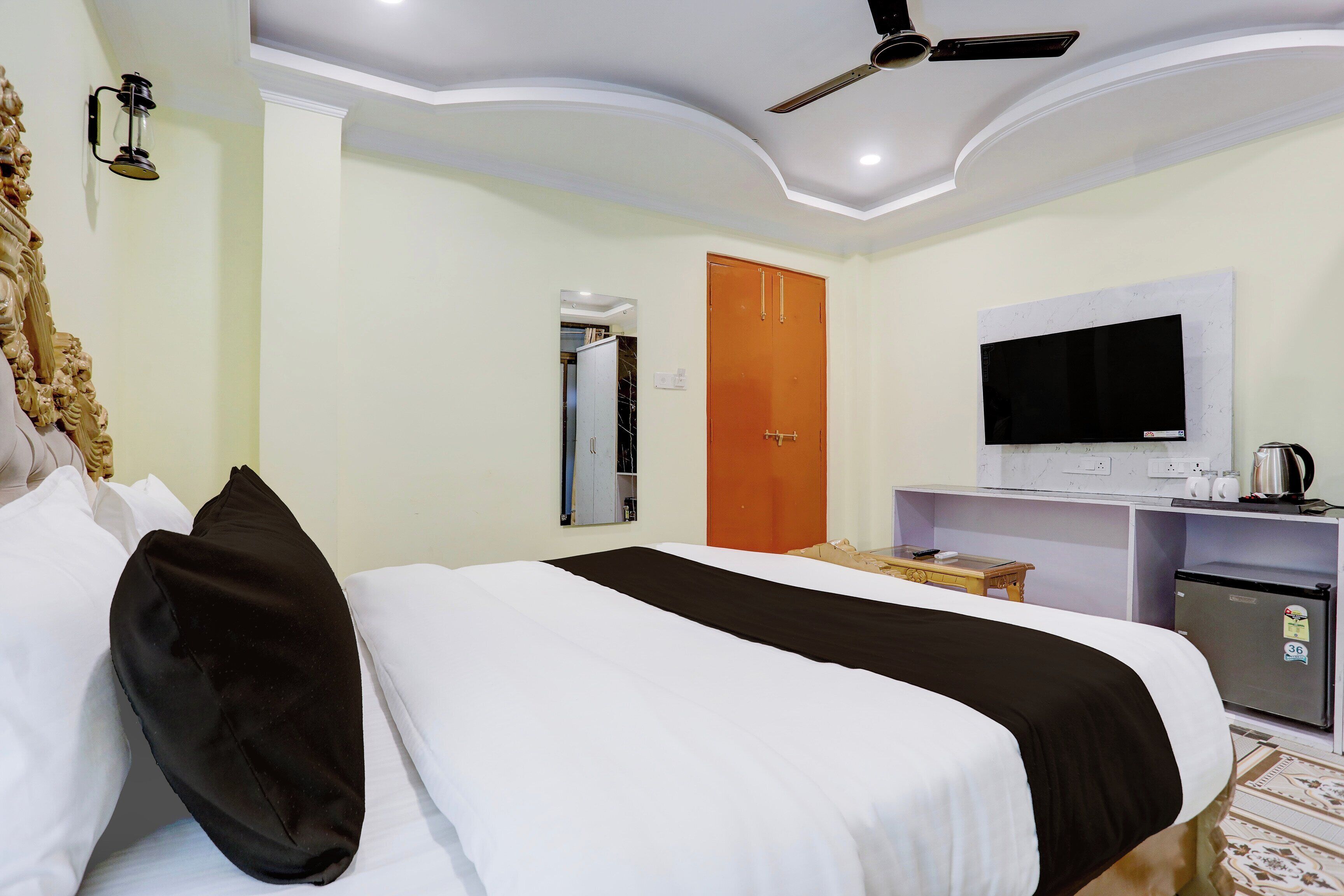 Escrivaninha, Wi-Fi de cortesia, roupa de cama