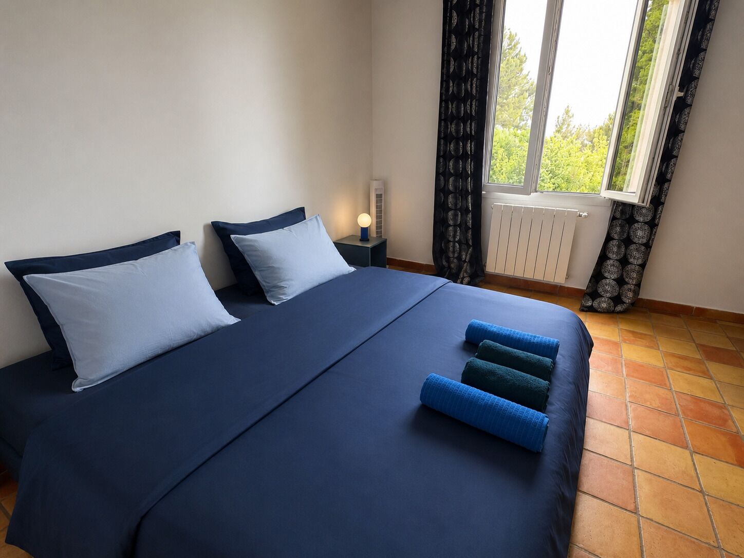 5 slaapkamers, een strijkplank/strijkijzer, gratis wifi, beddengoed