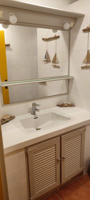 Bathroom - Stunning villa with ocean views, 100 meters from the beach (Roquebrune-sur-Argens)