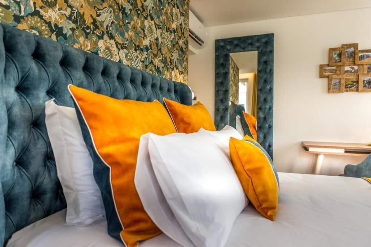 Deluxe tweepersoonskamer, uitzicht op rivier | Een kluis op de kamer, verduisterende gordijnen, geluiddichte muren