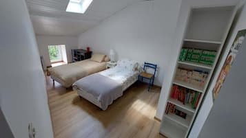 2 bedrooms, WiFi, bed sheets