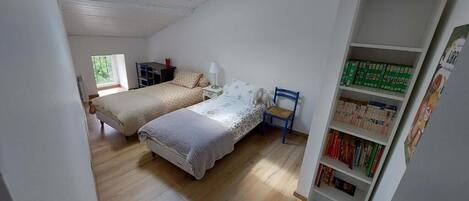 2 室のベッドルーム、WiFi、ベッドシーツ