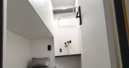 MM HOUSE - METRO Q1