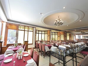 Dining - Palette Hotel Surya Vadodara (Vadodara)