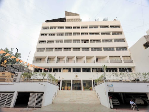 Palette Hotel Surya Vadodara