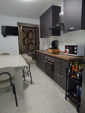 Private kitchen - "Tondo Vecchio" Guest House Vacation Rental, Caltagirone (Caltagirone)