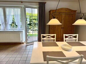 Dining - Kampstraße, Apartment 1a - Cozy 2-room vacation apartment with a terrace in a quiet (Sylt)
