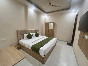 ห้องดีลักซ์ดับเบิลหรือทวิน, วิวเมือง | โต๊ะทำงาน, พื้นที่ทำงานแบบใช้แล็ปท็อป, เตารีด/โต๊ะรีดผ้า, Wi-Fi ฟรี