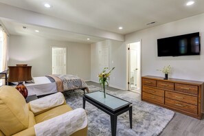 Room - Great Location Extended-Stay Maryland Home (Upper Marlboro)