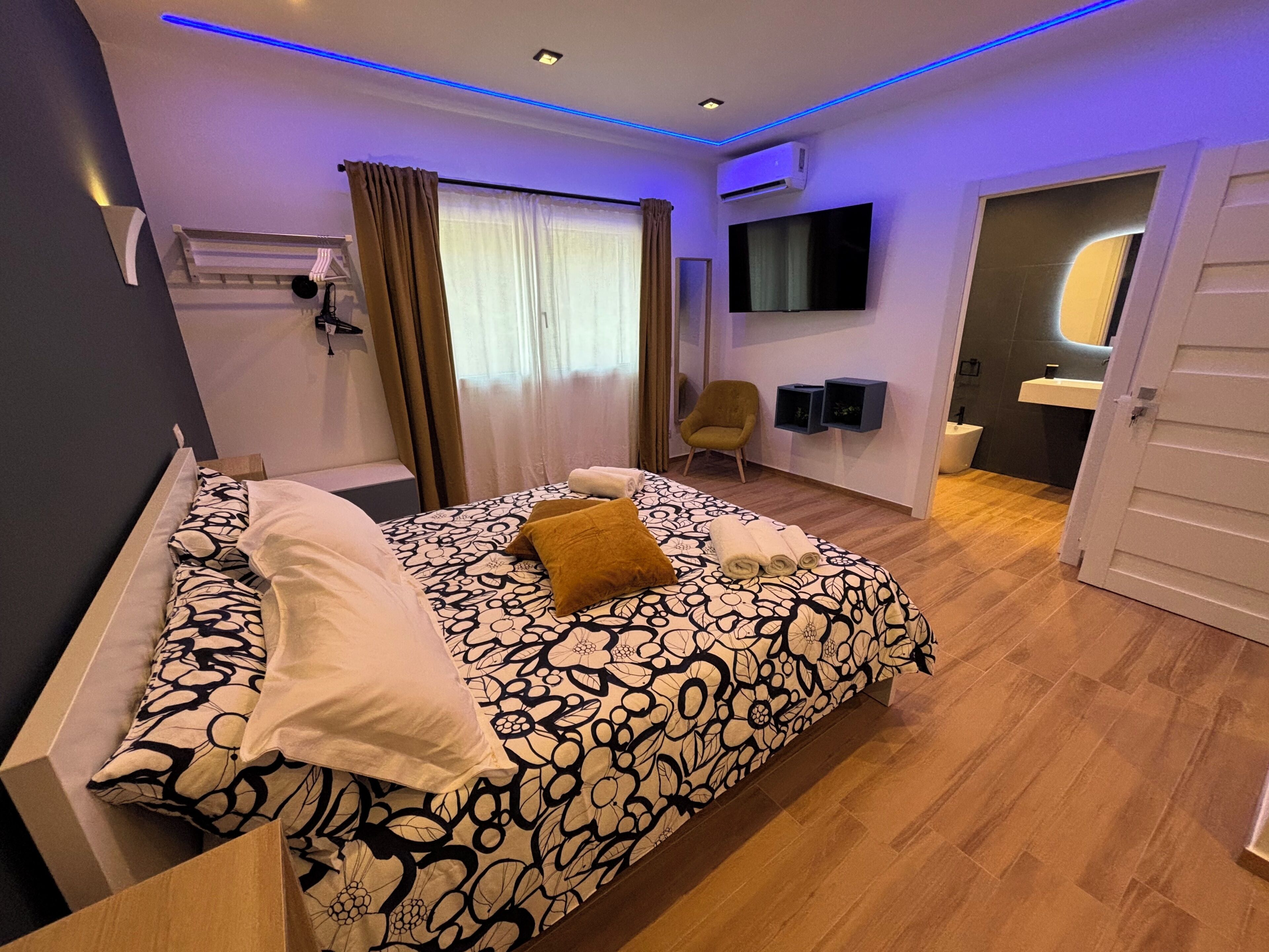 Blackout curtains, soundproofing, iron/ironing board, free WiFi