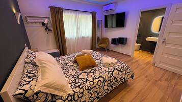 Blackout curtains, soundproofing, iron/ironing board, free WiFi