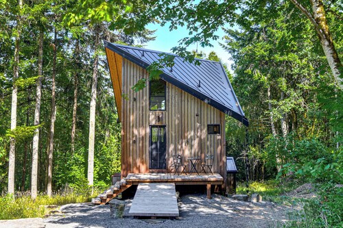 Modern PNW Cabin on 10 Wooded Acres