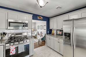 Coffee/tea maker, fridge, microwave, stovetop - Dockside Little Egg Harbor Getaway Near LBI! (Little Egg Harbor Township)