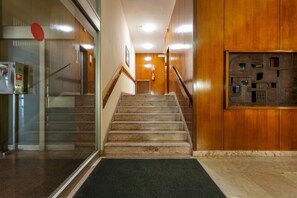 Interior - A bright, modern apartment, recently renovated with high-quality finishes and perfect for accommodating up to four people. The property is located in an elegant neighborhood in the heart of Turin, just 500 meters from Porta Nuova Station—offering direc (Turin)