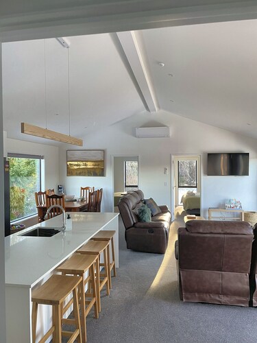 Modern alpine bach | Warm, private, mountain views