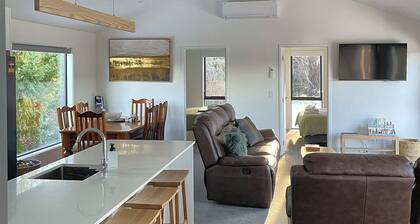 Modern alpine bach | Warm, private, mountain views