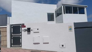 Exterior - Adeje Nest Hostel (Costa Adeje)