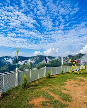Property grounds - The Serene Resort (Chakrata)